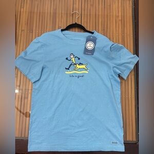 NWT Mens Life Is Good M Crusher T-Shirt Jake & Rocket Beach Run